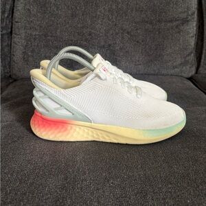 Kizik Athens Sunrise White Hands Free Slip On Sneakers Shoes Women's 8 Wide